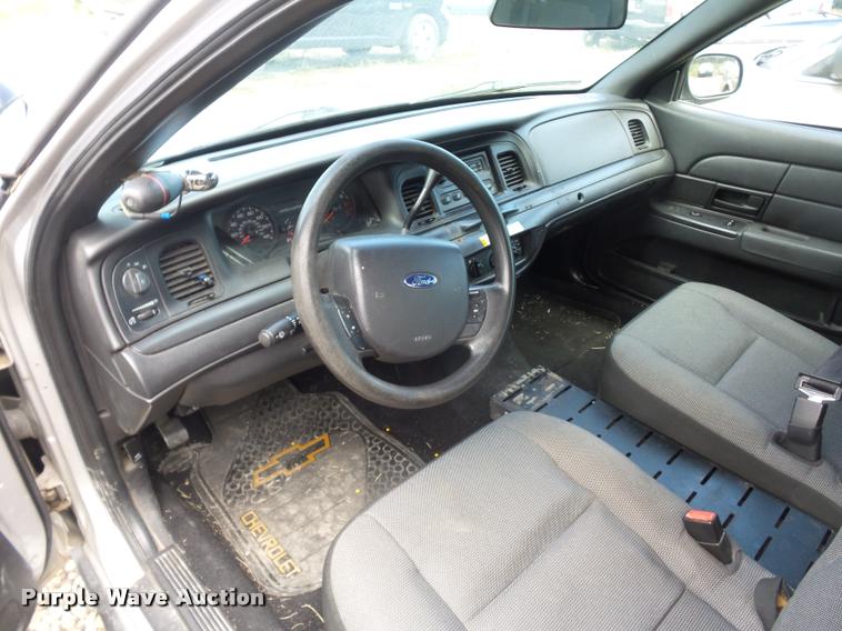 image for item L4315 2006 Ford Crown Victoria Police Interceptor