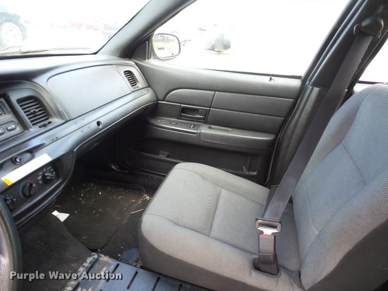 image for item L4315 2006 Ford Crown Victoria Police Interceptor