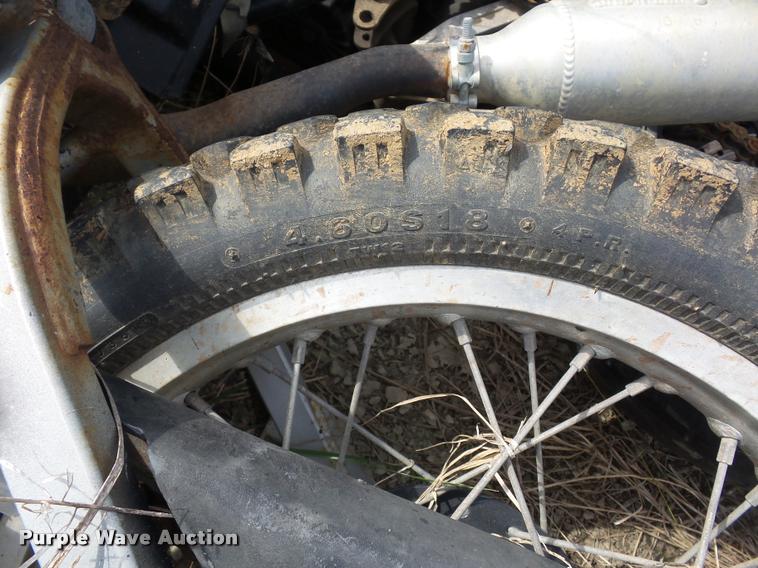 image for item L4316 1983 Yamaha XT motorcycle