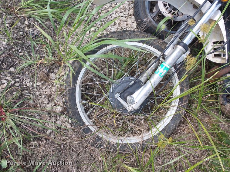 image for item L4316 1983 Yamaha XT motorcycle