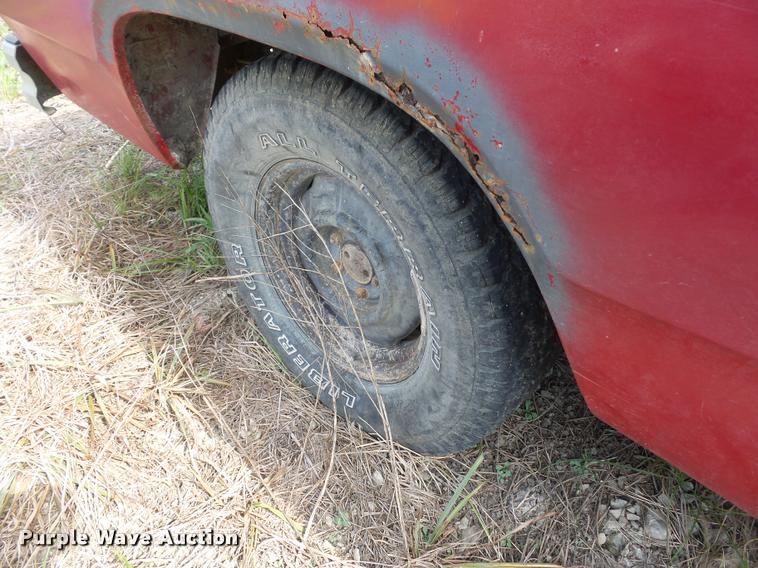 image for item L4317 1983 Dodge D150 pickup truck