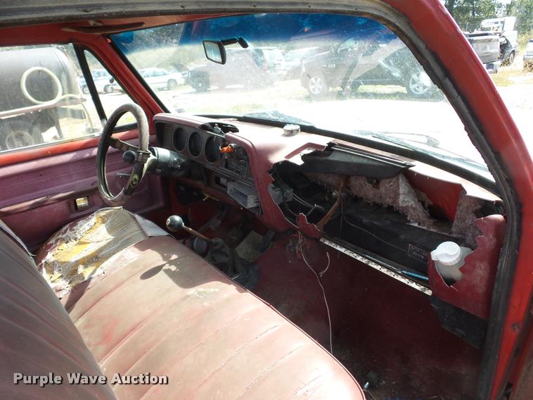 image for item L4317 1983 Dodge D150 pickup truck