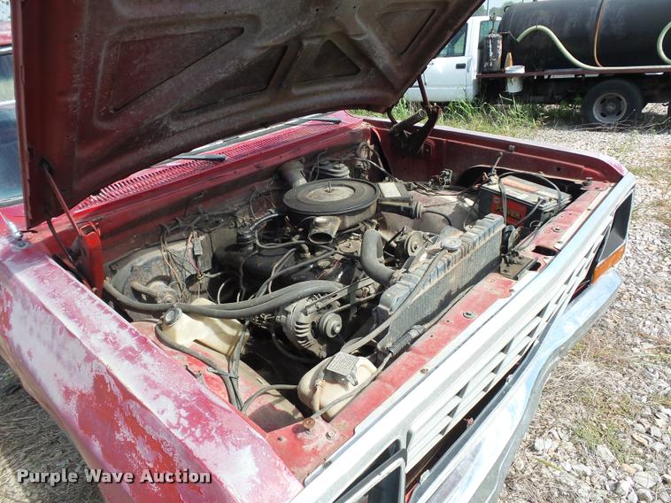 image for item L4317 1983 Dodge D150 pickup truck