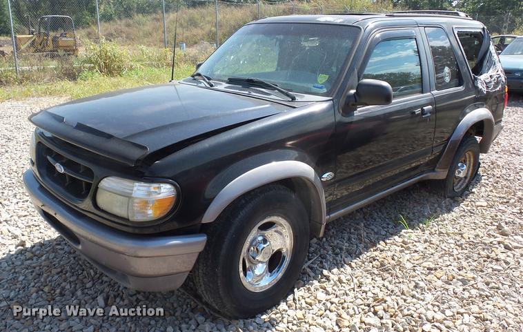 image for item L4320 1997 Ford Explorer SUV