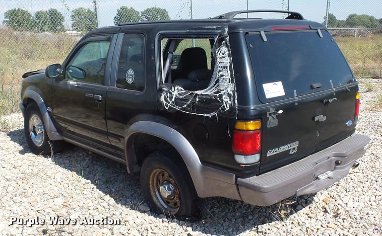 image for item L4320 1997 Ford Explorer SUV
