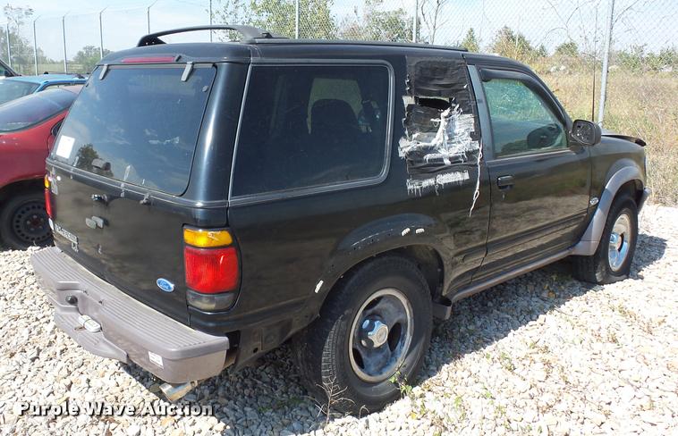 image for item L4320 1997 Ford Explorer SUV