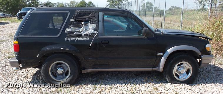 image for item L4320 1997 Ford Explorer SUV