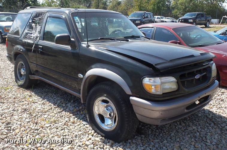image for item L4320 1997 Ford Explorer SUV