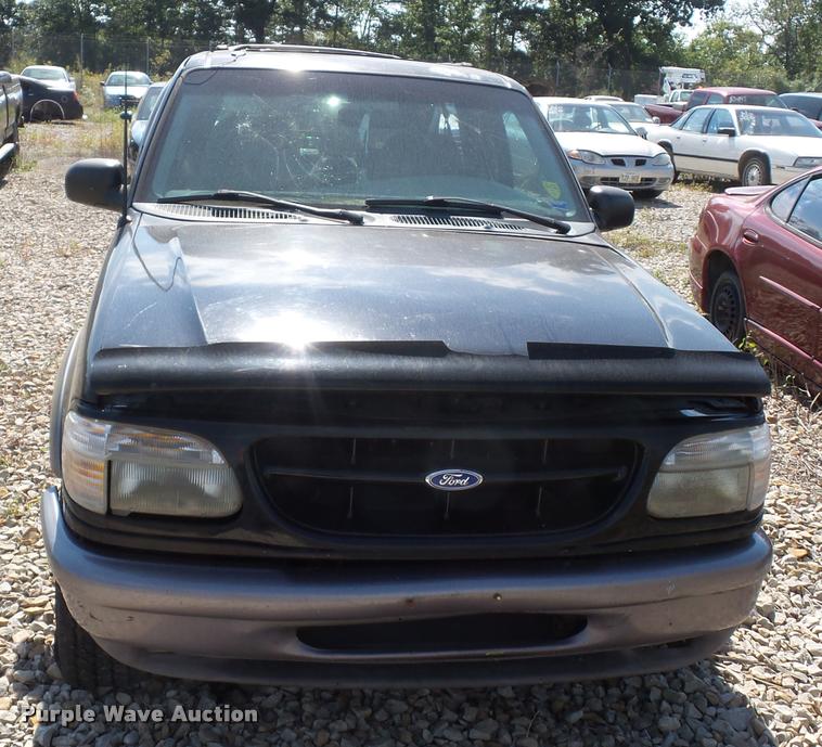 image for item L4320 1997 Ford Explorer SUV
