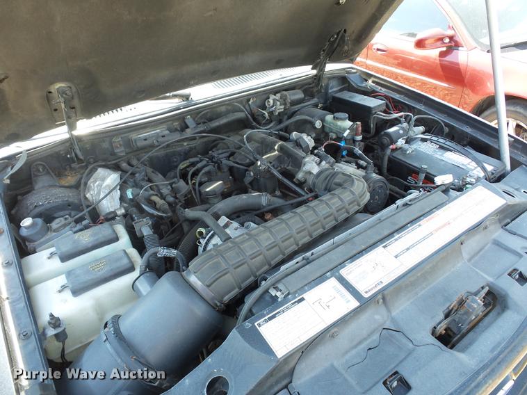 image for item L4320 1997 Ford Explorer SUV