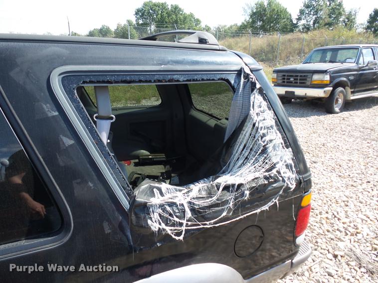 image for item L4320 1997 Ford Explorer SUV