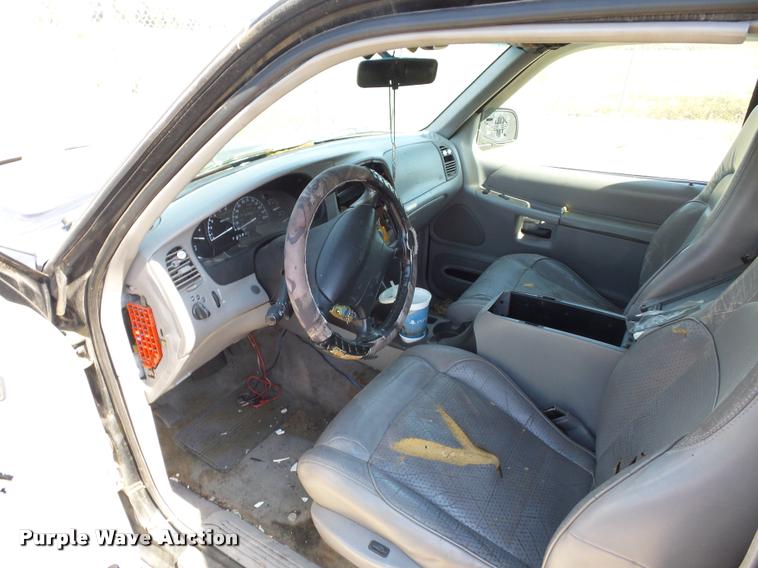 image for item L4320 1997 Ford Explorer SUV