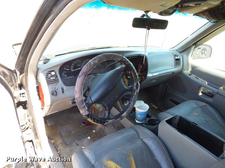 image for item L4320 1997 Ford Explorer SUV