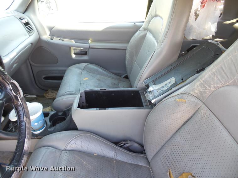 image for item L4320 1997 Ford Explorer SUV