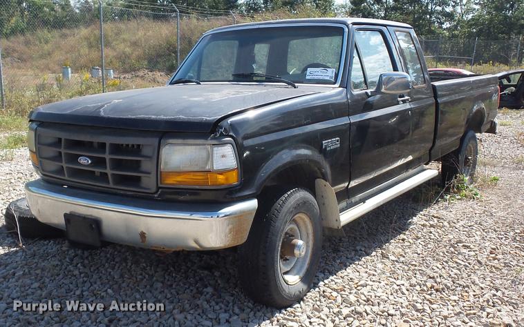 image for item L4321 1993 Ford F250 HD SuperCab pickup truck