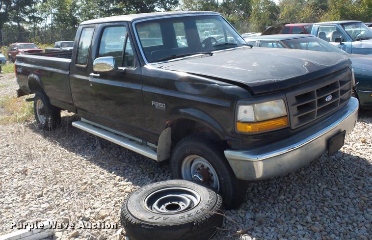 image for item L4321 1993 Ford F250 HD SuperCab pickup truck