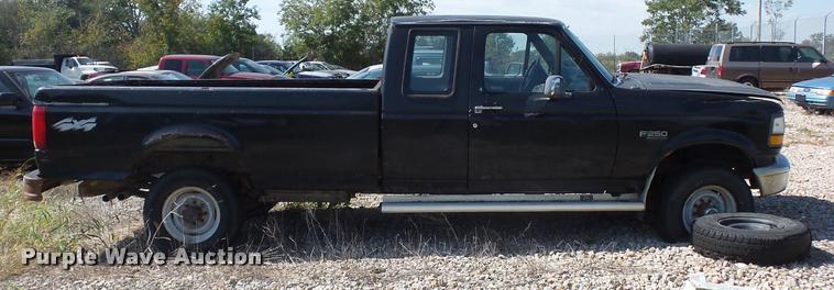image for item L4321 1993 Ford F250 HD SuperCab pickup truck