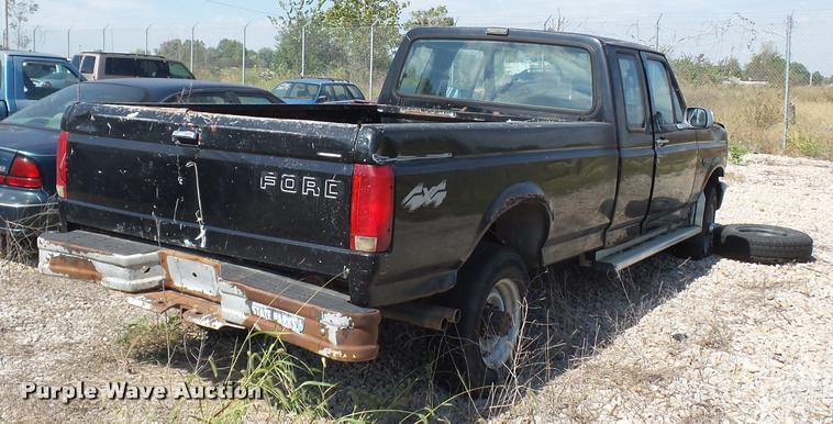 image for item L4321 1993 Ford F250 HD SuperCab pickup truck