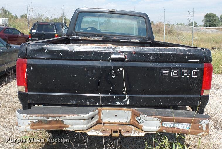 image for item L4321 1993 Ford F250 HD SuperCab pickup truck