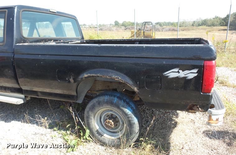 image for item L4321 1993 Ford F250 HD SuperCab pickup truck