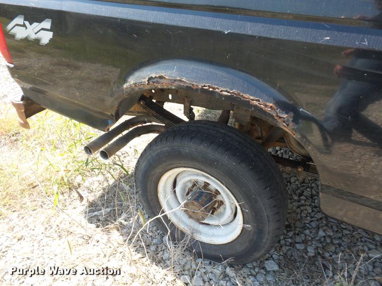 image for item L4321 1993 Ford F250 HD SuperCab pickup truck