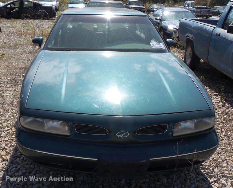 image for item L4322 1997 Oldsmobile Eighty Eight