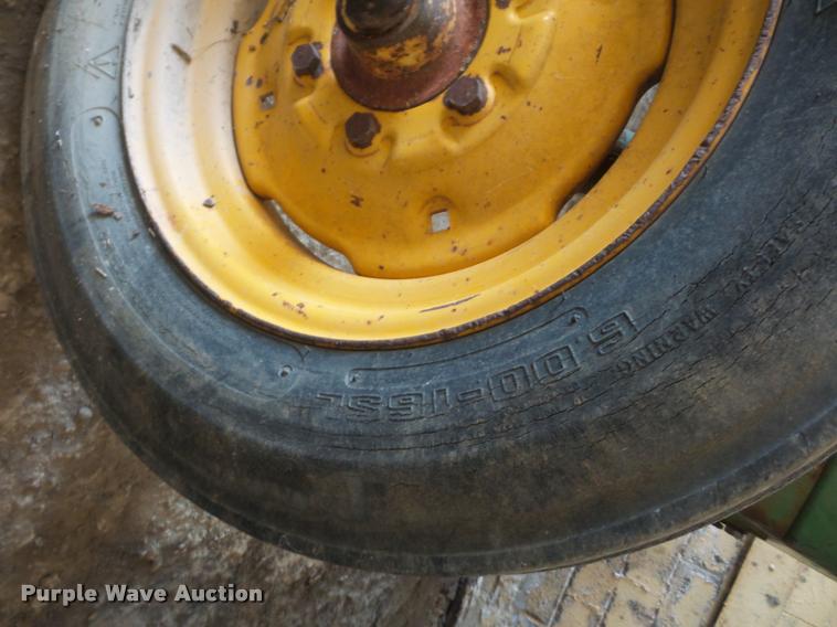 image for item L4325 John Deere 1020 tractor