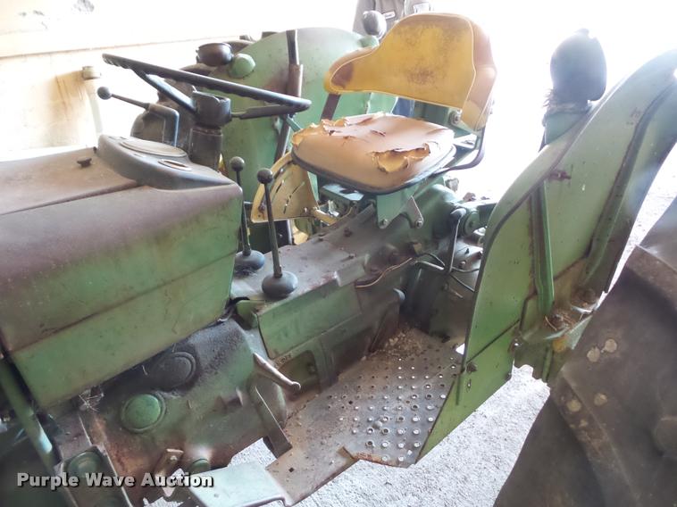 image for item L4325 John Deere 1020 tractor