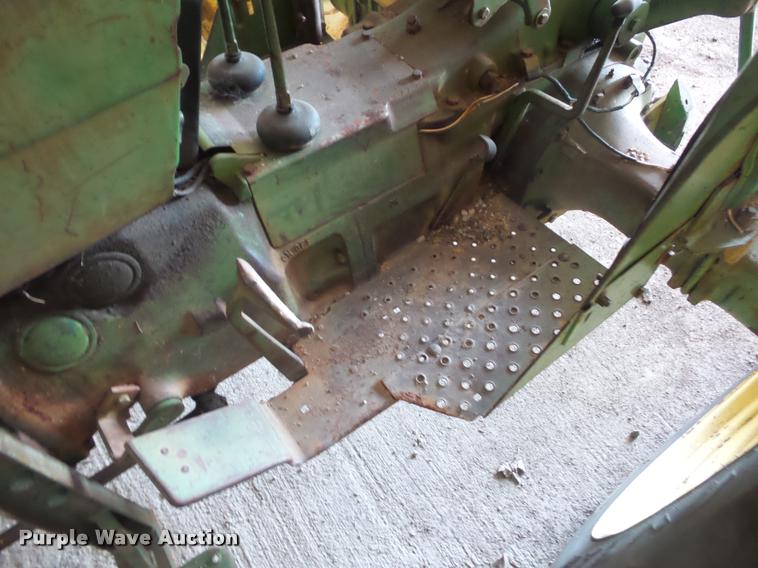 image for item L4325 John Deere 1020 tractor