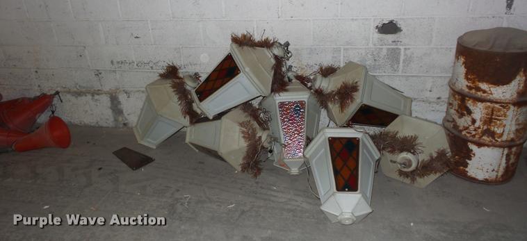 image for item L4331 Christmas decorations