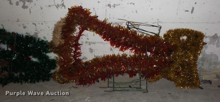 image for item L4331 Christmas decorations