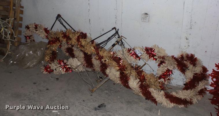 image for item L4331 Christmas decorations