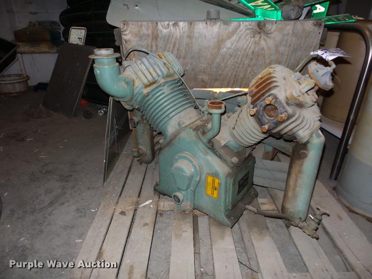 image for item L4333 Air compressor