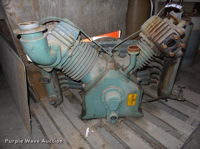 image for item L4333 Air compressor