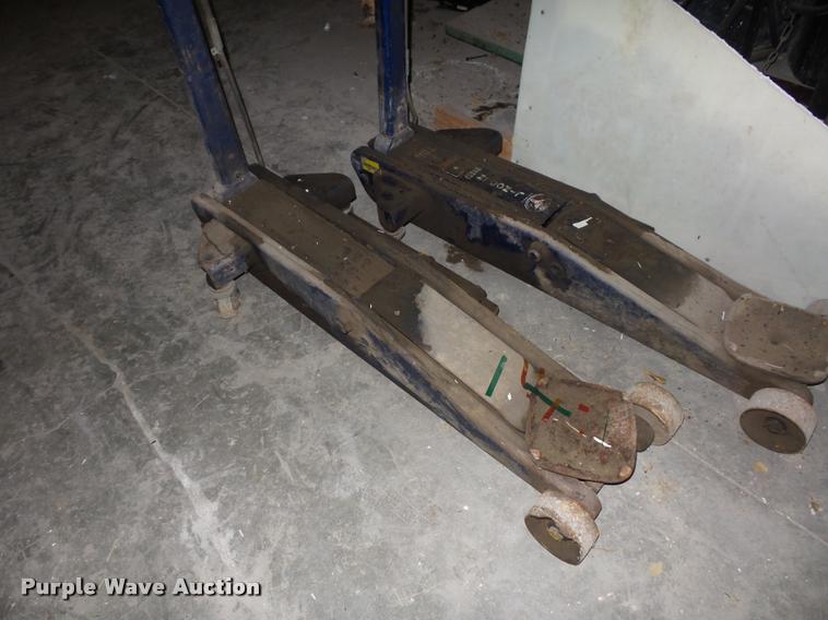 image for item L4334 (2) floor jacks