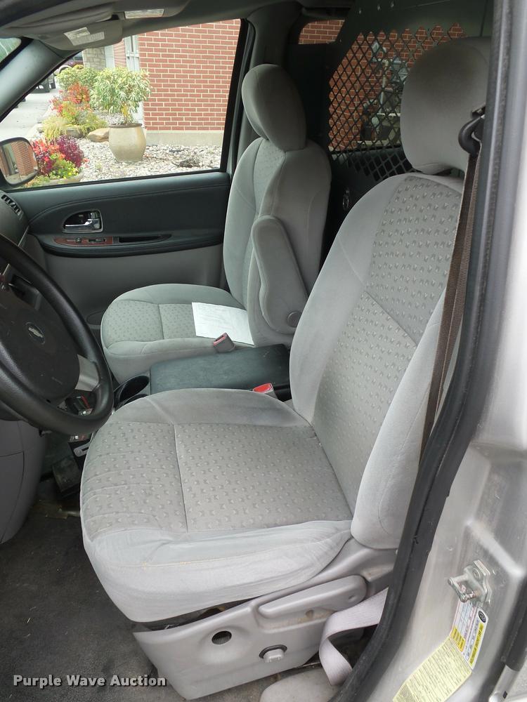 image for item L7119 2008 Chevrolet Uplander van