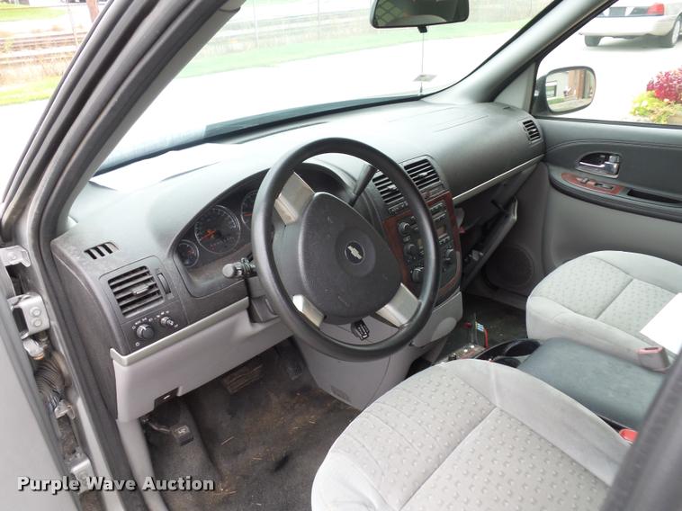 image for item L7119 2008 Chevrolet Uplander van