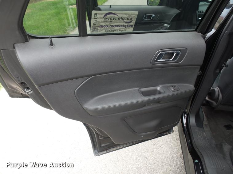 image for item L7120 2013 Ford Explorer Police Interceptor Utility SUV