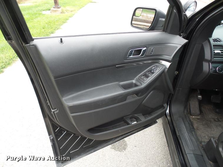 image for item L7120 2013 Ford Explorer Police Interceptor Utility SUV