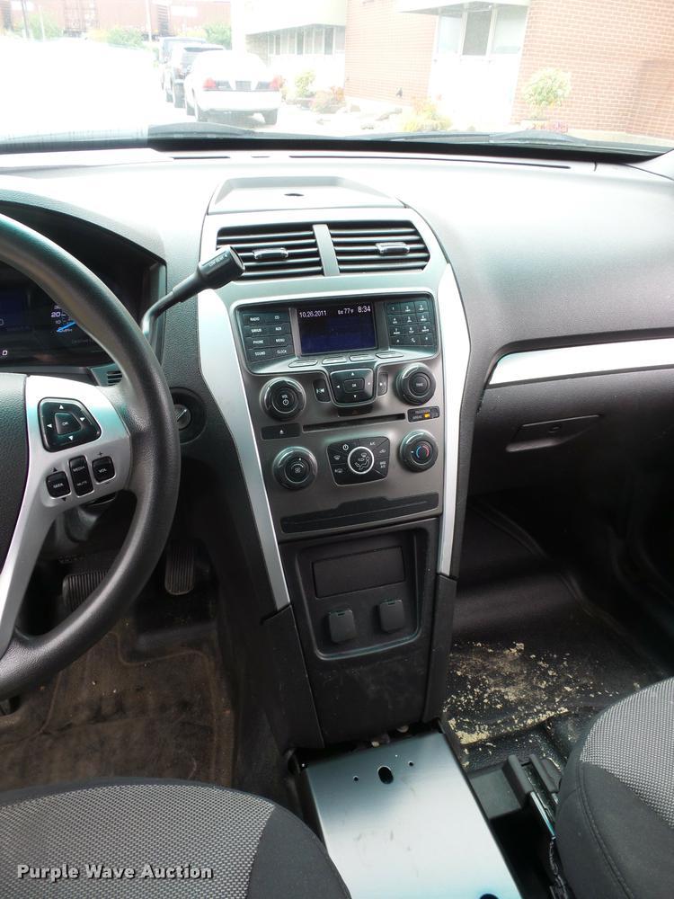 image for item L7120 2013 Ford Explorer Police Interceptor Utility SUV