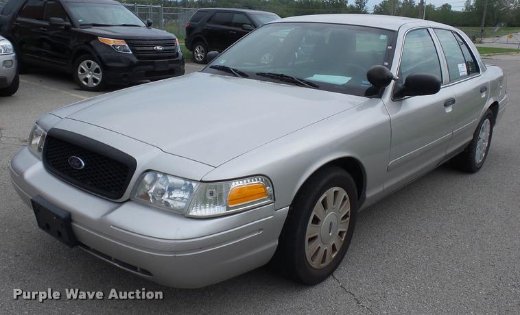 image for item L7121 2008 Ford Crown Victoria Police Interceptor