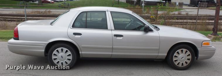 image for item L7121 2008 Ford Crown Victoria Police Interceptor
