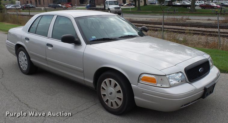 image for item L7121 2008 Ford Crown Victoria Police Interceptor