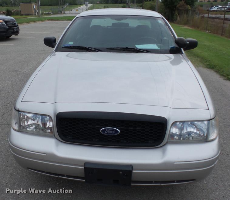 image for item L7121 2008 Ford Crown Victoria Police Interceptor