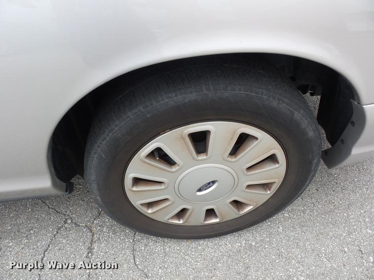 image for item L7121 2008 Ford Crown Victoria Police Interceptor