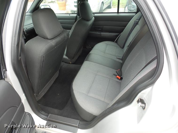 image for item L7121 2008 Ford Crown Victoria Police Interceptor