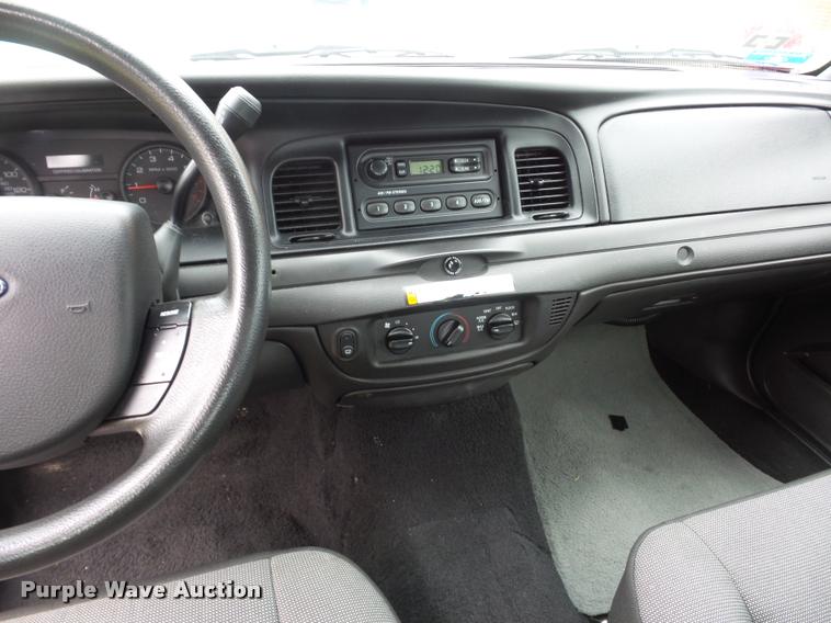 image for item L7121 2008 Ford Crown Victoria Police Interceptor