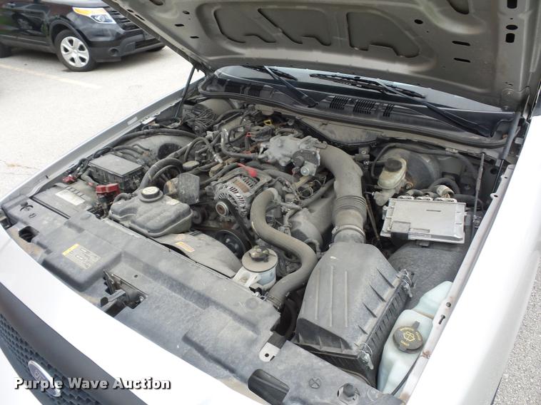 image for item L7121 2008 Ford Crown Victoria Police Interceptor