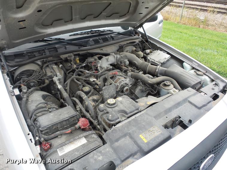 image for item L7121 2008 Ford Crown Victoria Police Interceptor