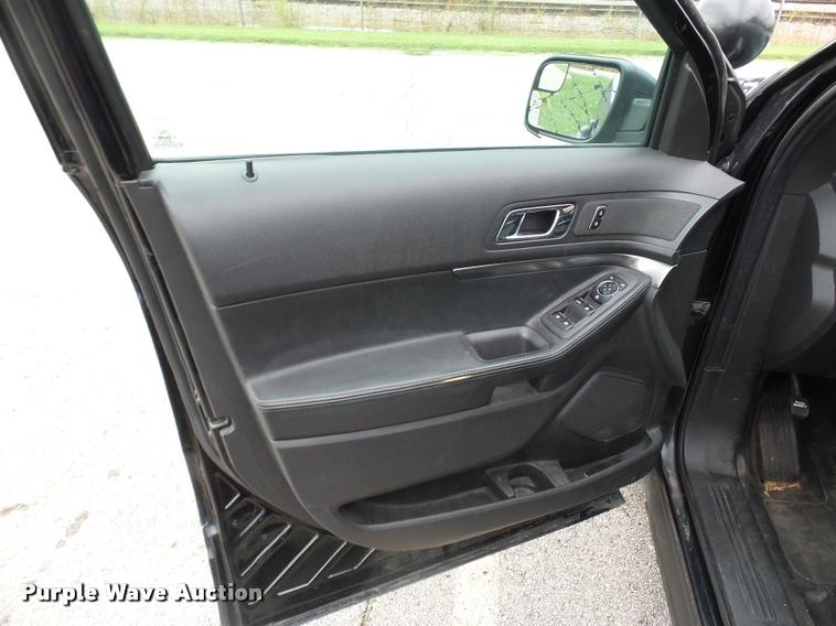 image for item L7123 2013 Ford Explorer Police Interceptor Utility SUV